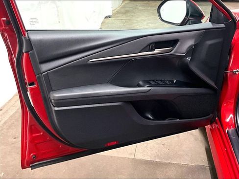 Used 2025 Toyota Camry LE FWD image 9