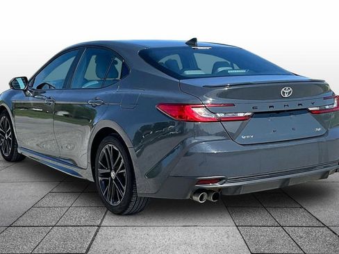 Used 2025 Toyota Camry SE FWD image 10