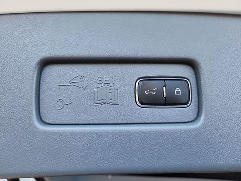 Used 2021 Lincoln Aviator Reserve w/ Equipment Group 202A image 14