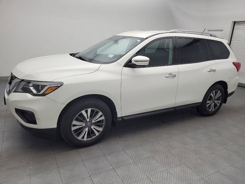 Used 2017 Nissan Pathfinder SV AWD/4WD image 2