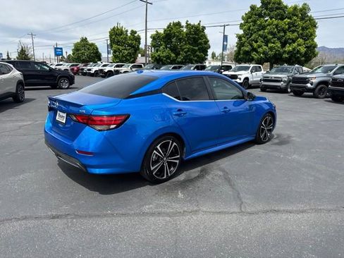 Used 2022 Nissan Sentra SR w/ SR Premium Package FWD image 7