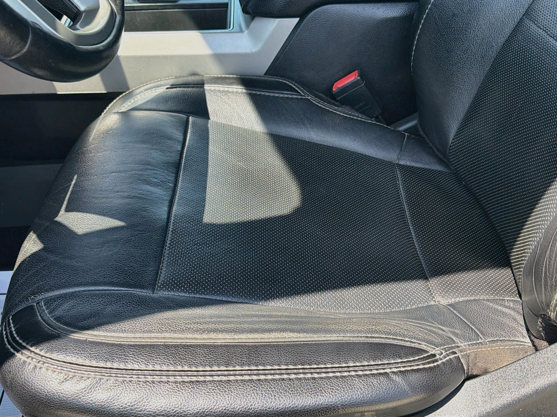 Used 2019 Ford F250 Lariat w/ Lariat Ultimate Package AWD/4WD image 23