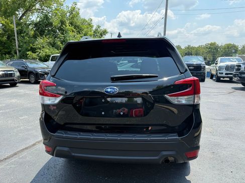 Used 2024 Subaru Forester Premium image 5