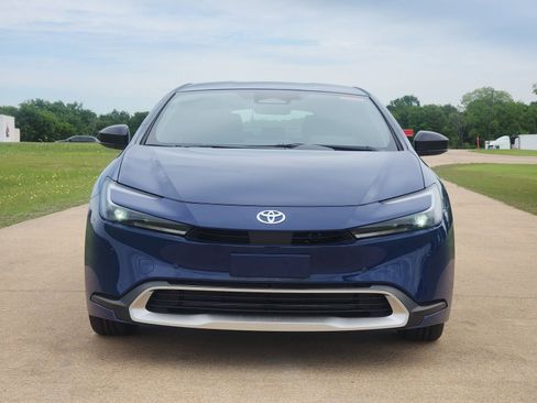 New 2026 Toyota Prius Plug-In Hybrid FWD image 6