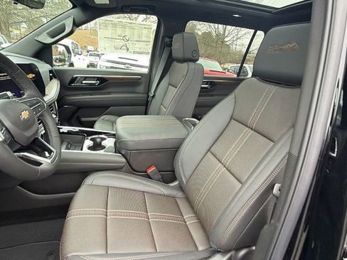 New 2026 Chevrolet Suburban High Country image 14