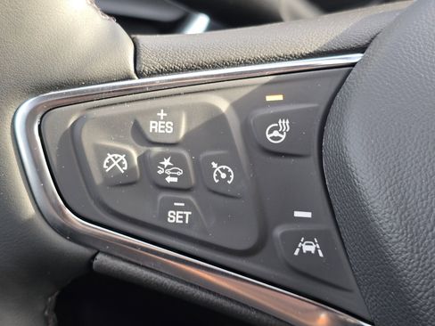 Used 2024 Chevrolet Equinox LT image 11