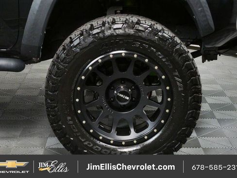 Used 2022 Toyota Tacoma TRD Off-Road w/ Technology Package AWD/4WD image 34