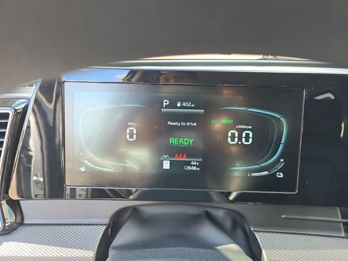 Used 2025 Kia Sportage LX image 20