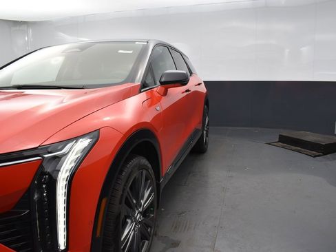 New 2026 Cadillac Optiq Sport 2 image 41