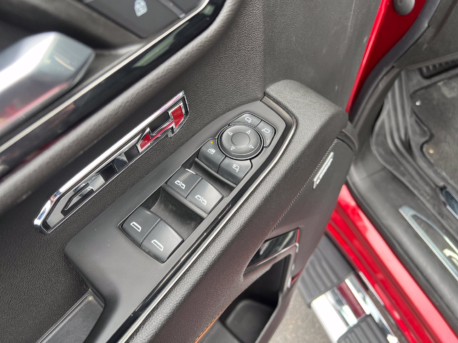 Used 2023 GMC Sierra 1500 AT4 w/ Technology Package AWD/4WD image 16