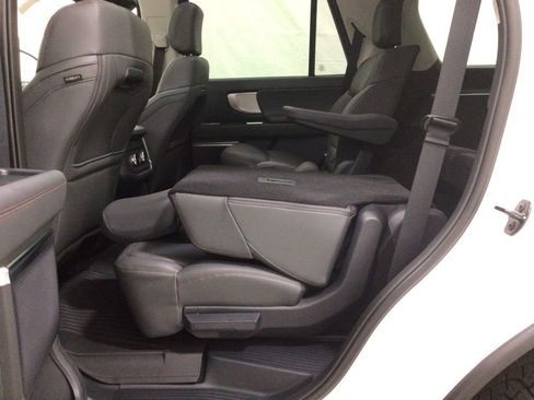 New 2025 Ford Expedition Active image 29