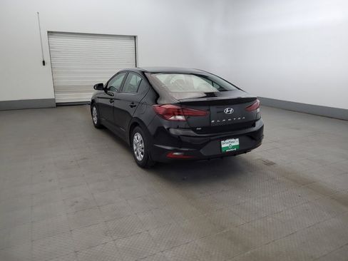 Used 2019 Hyundai Elantra SE w/ Cargo Package FWD image 5