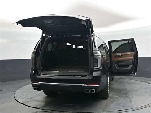 Used 2025 Chevrolet Suburban High Country w/ LPO, Illumination Package image 54