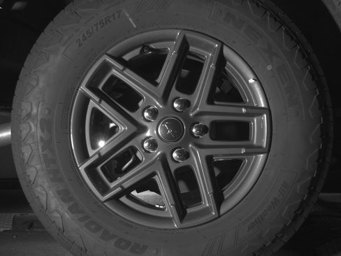 Used 2025 Jeep Wrangler Sport S image 15