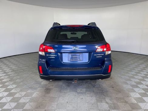 Used 2010 Subaru Outback 3.6R Limited AWD/4WD image 16