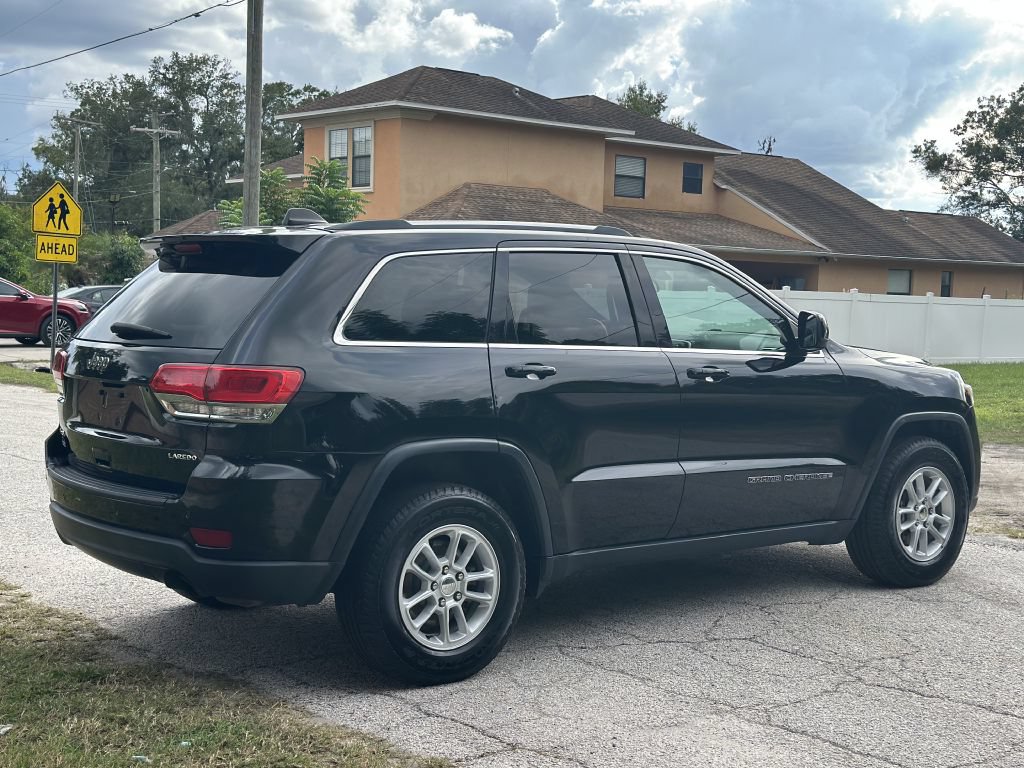 Used 2018 Jeep Grand Cherokee Laredo AWD/4WD image 15