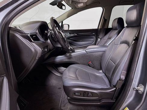 Used 2019 Buick Enclave Essence FWD image 18