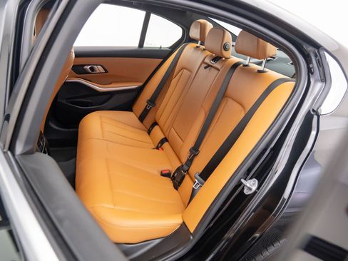 New 2025 BMW 330i xDrive Sedan w/ Convenience Package AWD/4WD image 19