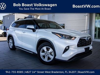 Used 2022 Toyota Highlander LE