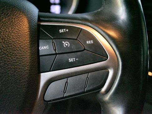 Used 2020 Jeep Grand Cherokee Altitude AWD/4WD image 17