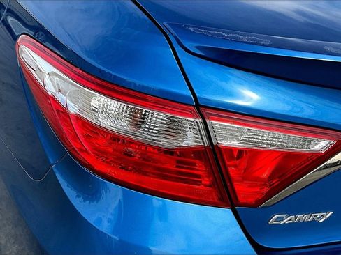 Used 2017 Toyota Camry SE image 30