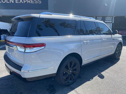 Used 2024 Lincoln Navigator L Reserve AWD/4WD image 5