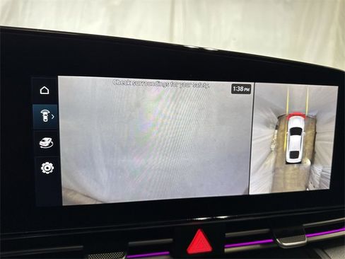 Used 2024 Hyundai Elantra Limited image 20