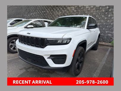 Used 2024 Jeep Grand Cherokee Altitude