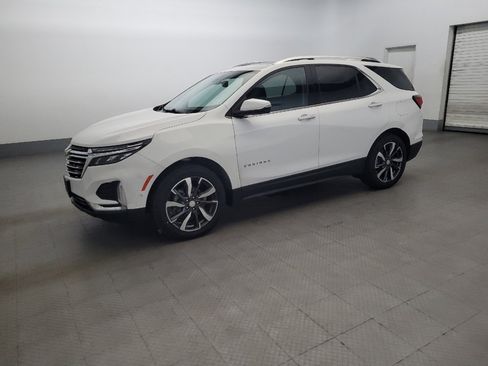 Used 2022 Chevrolet Equinox Premier image 2