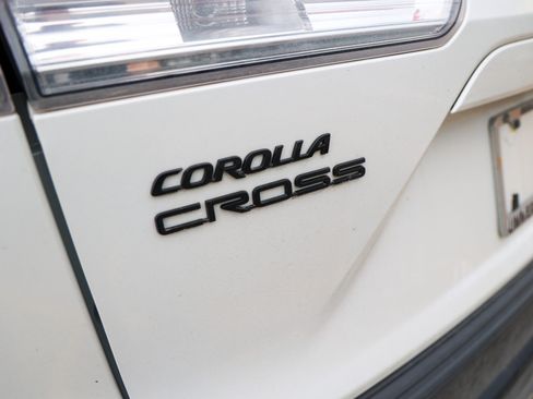 Used 2024 Toyota Corolla Cross AWD Hybrid image 11