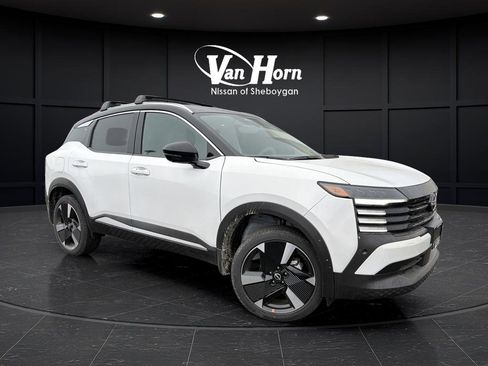 New 2026 Nissan Kicks SR w/ Cold Weather Package image 1