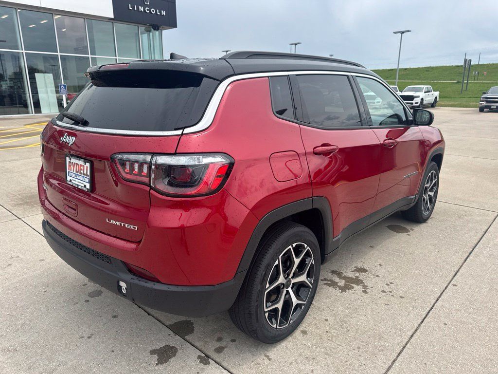 Used 2025 Jeep Compass Limited AWD/4WD image 29