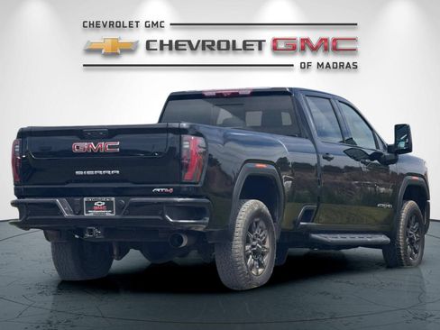 Used 2024 GMC Sierra 2500 AT4 w/ Technology Package AWD/4WD image 3