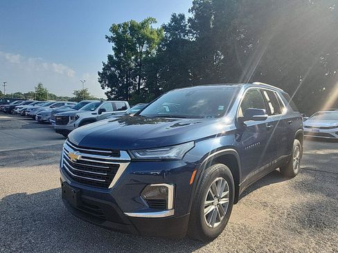 Used 2023 Chevrolet Traverse LT AWD/4WD image 1