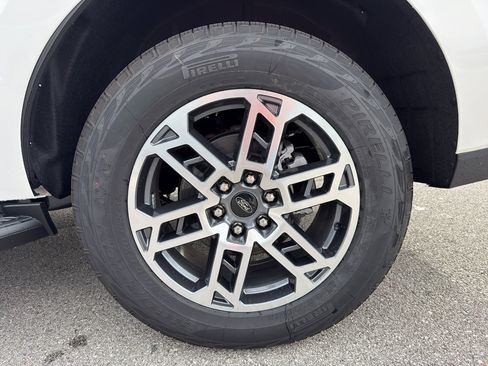 New 2025 Ford Expedition Active image 21