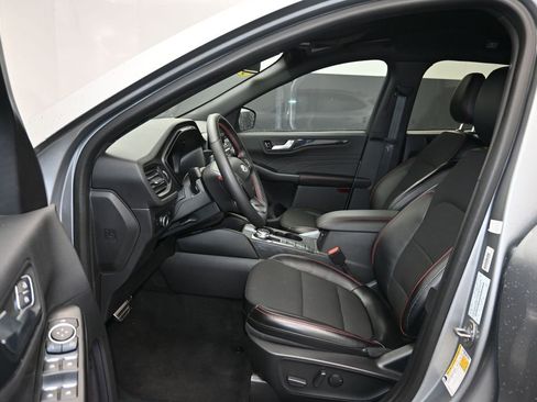 Used 2024 Ford Escape ST-Line image 13