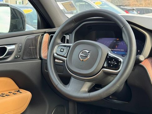 Certified 2023 Volvo XC60 B6 Ultimate w/ Protection Package Premier image 13