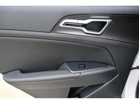 New 2026 Kia Sportage EX image 12
