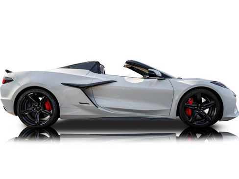 Used 2025 Chevrolet Corvette E-Ray AWD/4WD image 2