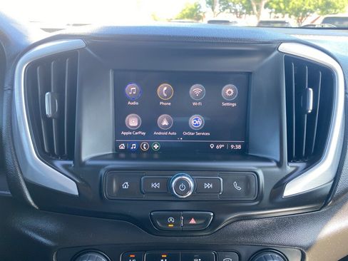 Used 2024 GMC Terrain SLE image 26