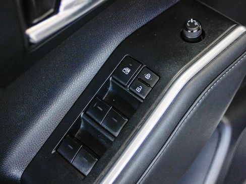 Used 2022 Toyota Highlander XLE image 25