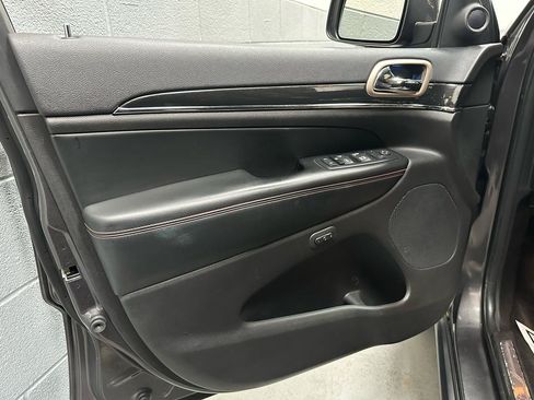 Used 2016 Jeep Grand Cherokee Limited 75th Anniversary AWD/4WD image 15
