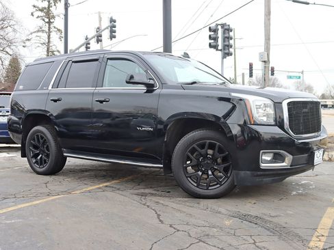 Used 2019 GMC Yukon SLT image 3