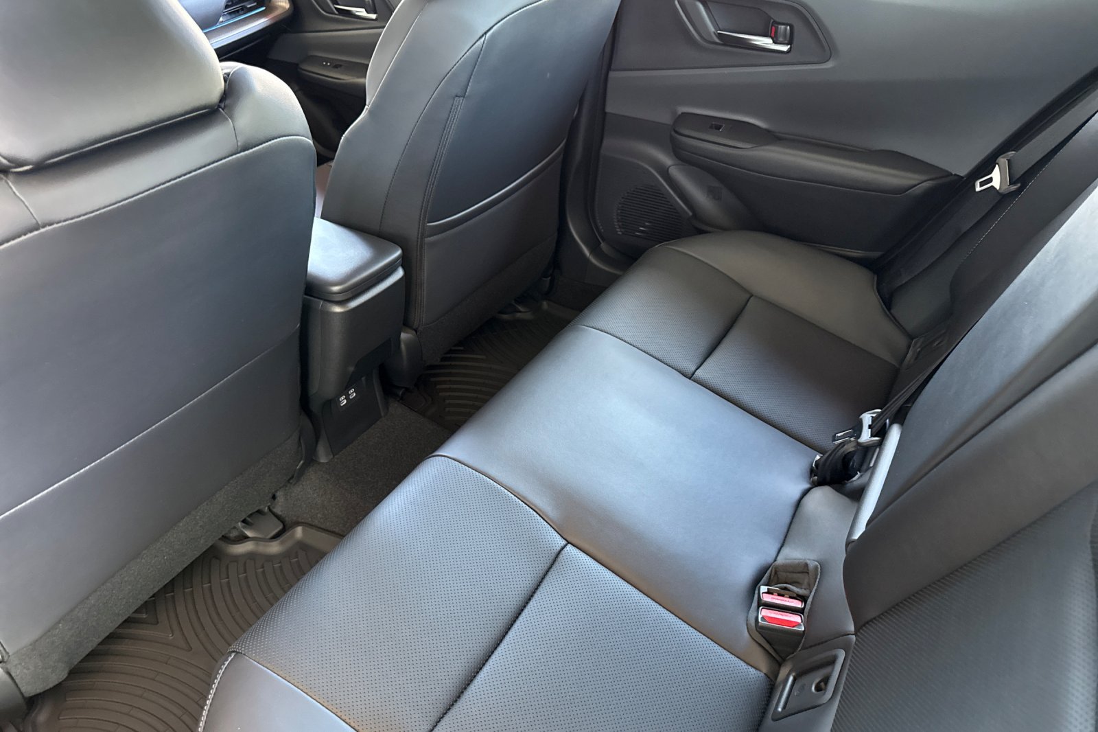 New 2027 Toyota Prius Limited FWD image 10