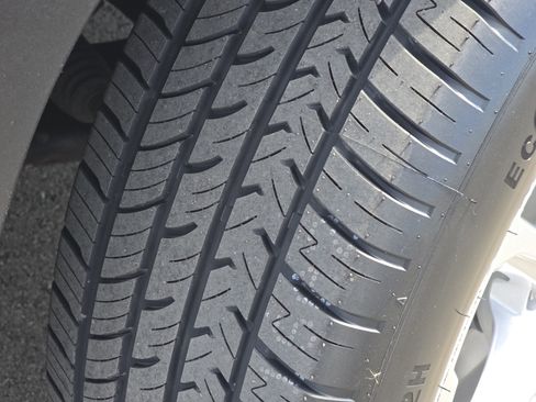 Used 2021 GMC Terrain SLE w/ Driver Convenience Package image 15