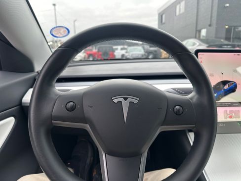 Used 2019 Tesla Model 3 AWD/4WD image 17