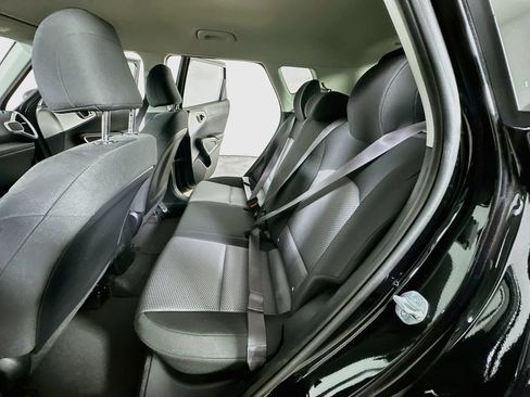 Used 2025 Kia Soul LX w/ LX Technology Package FWD image 14