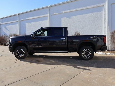 New 2026 GMC Sierra 2500 Denali Ultimate w/ Max Trailering Package image 2