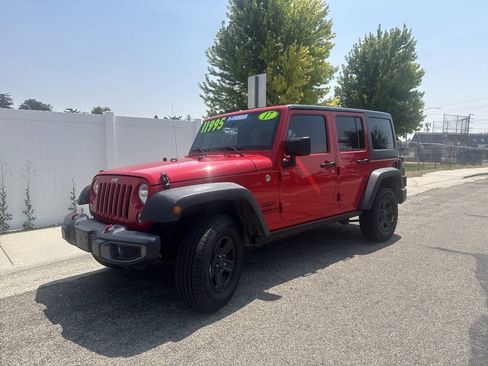 Used 2017 Jeep Wrangler Unlimited Sport w/ Connectivity Group AWD/4WD image 2