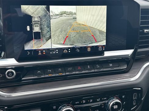 Used 2025 GMC Sierra 1500 SLT w/ SLT Premium Plus Package image 31